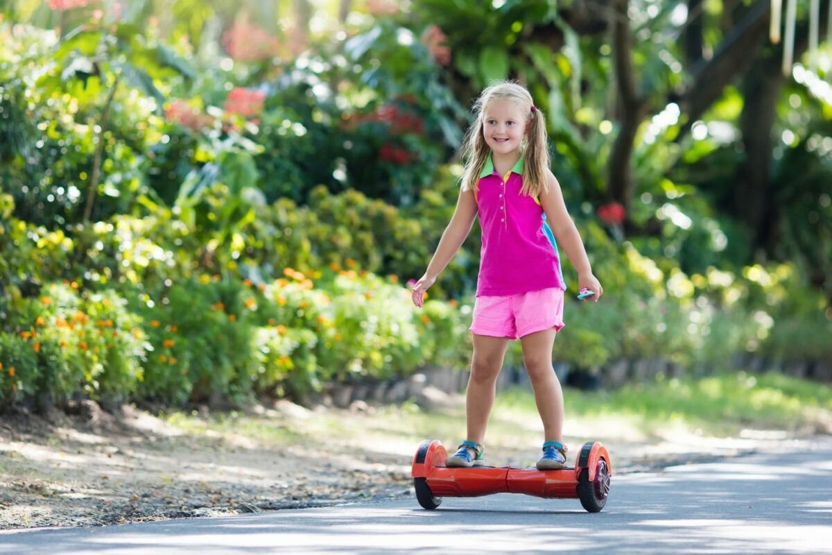 Mini hoverboard for discount toddlers